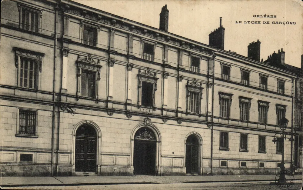 Orléans — O Liceu dos Meninos — editor Sanas - Frente