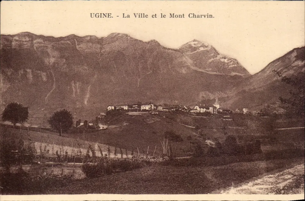Ugine - Die Stadt und der Mont Charvin — A. Takis, Éditeur - Ugine - Vorderseite