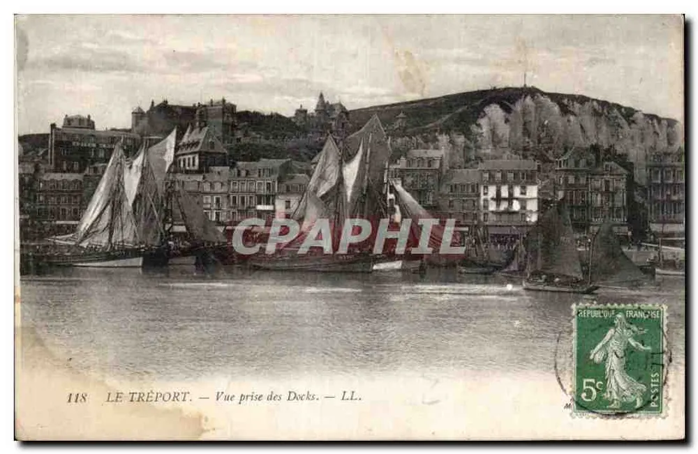 Le Tréport — Vista tirada dos Docks — LL. - Frente