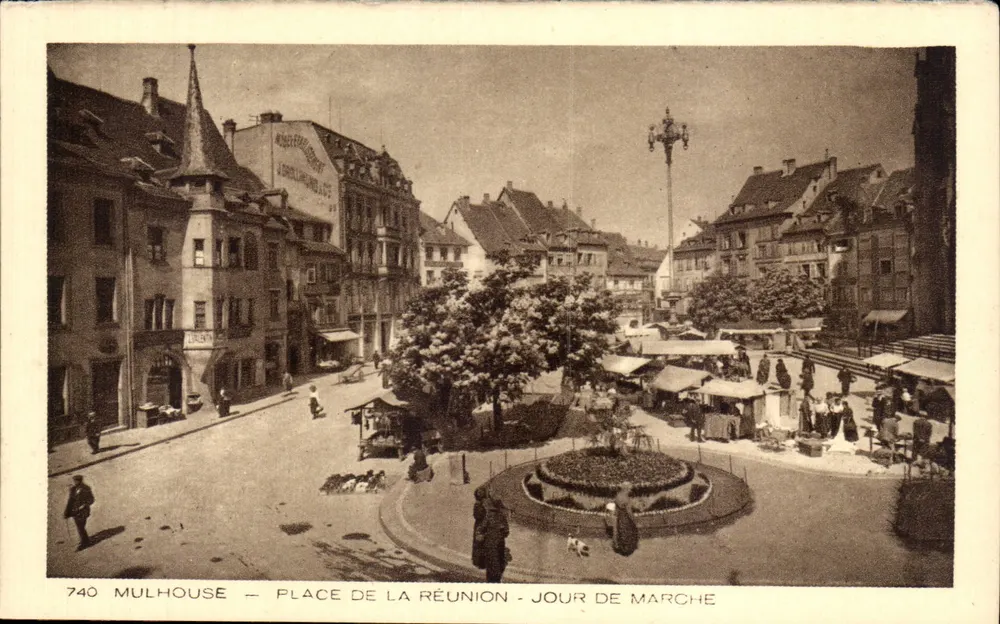 Mulhouse — Place de la Réunion — Dia de Feira - Frente