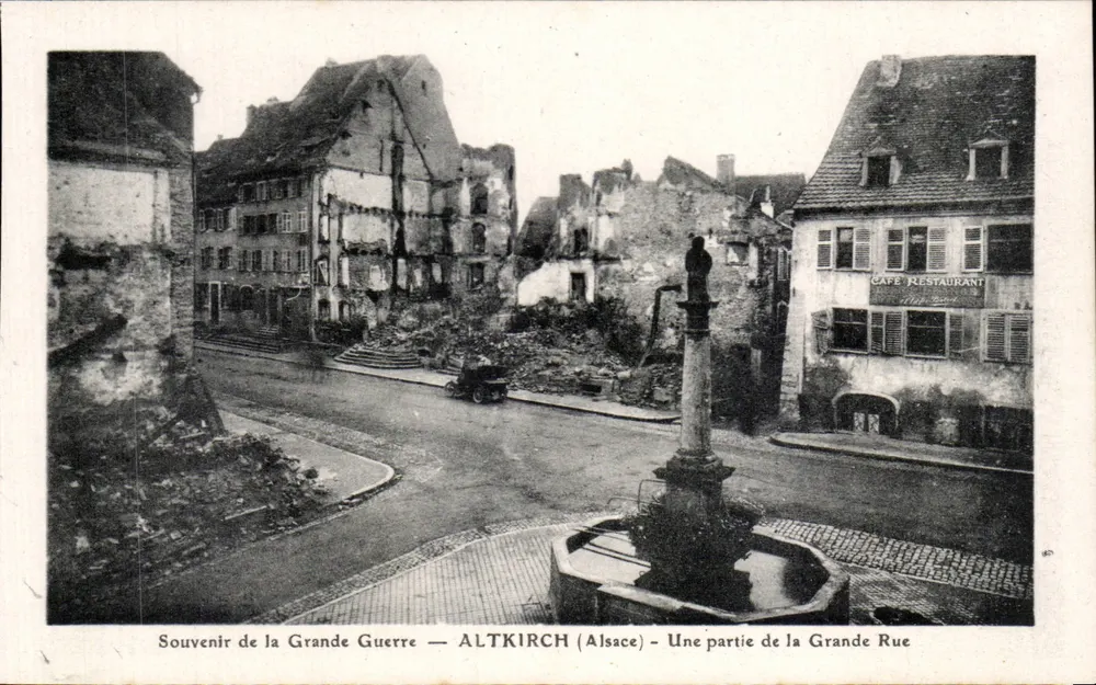 Altkirch (Elsass) — Erinnerung an den Großen Krieg — Teil der Grande Rue - Vorderseite