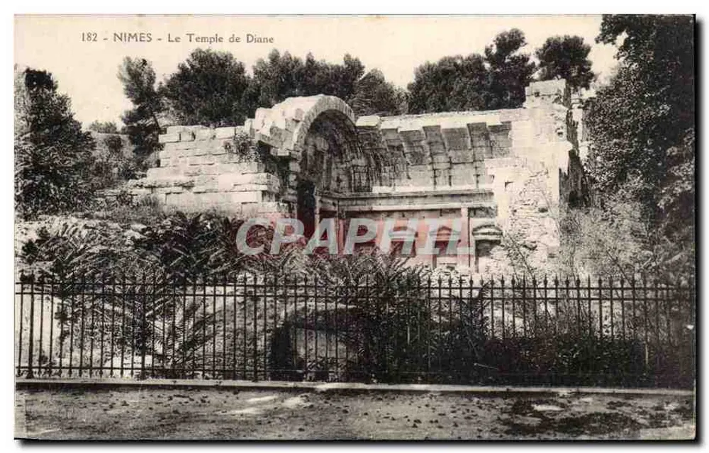 Nîmes - O Templo de Diane — Bilhete postal antigo n°182, editor não visível - Frente