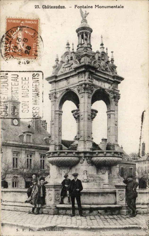 Châteaudun — Fonte Monumental — S. F. Ph. — Châteaudun - Frente