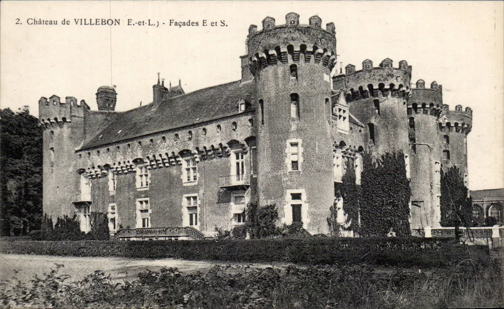 Castelo de VILLEBON (E.-et-L.) — Fachadas Leste e Sul — Union Phototypique Aspérine - Frente