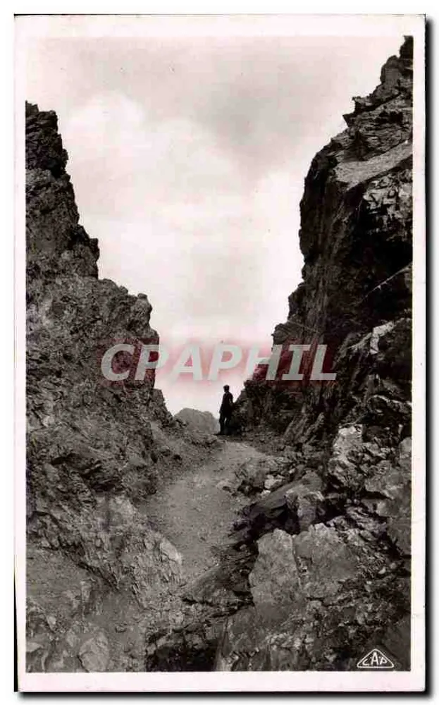 Caminho entre falésias — Luchon — Foto A.P. Stensbourg n°101 - Frente