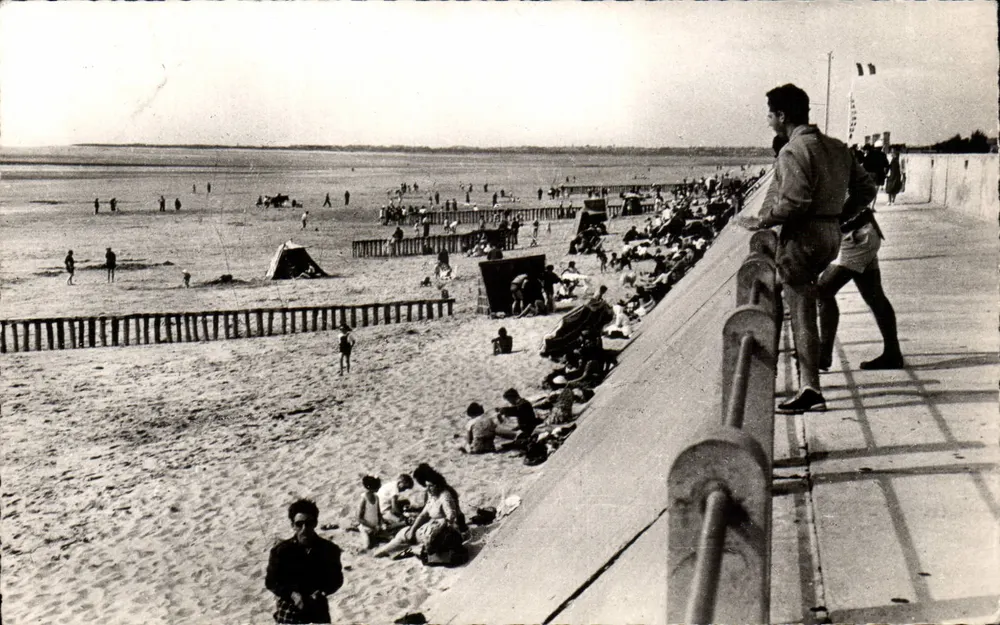 Der Strand vom Damm aus gesehen — Hauteville-sur-Mer (Manche) — Édit. Normandes, Le Goubey - Vorderseite