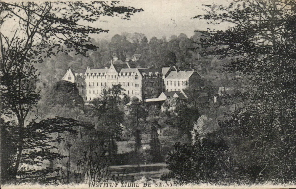 Institut Libre de Sainte-Éloïse — vista do prédio principal — editor não visível - Frente