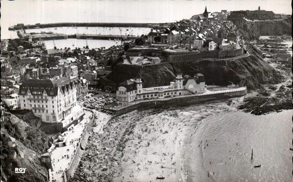 Granville (Manche) — Vista aérea — Editor Roy, n° 1136 - Frente