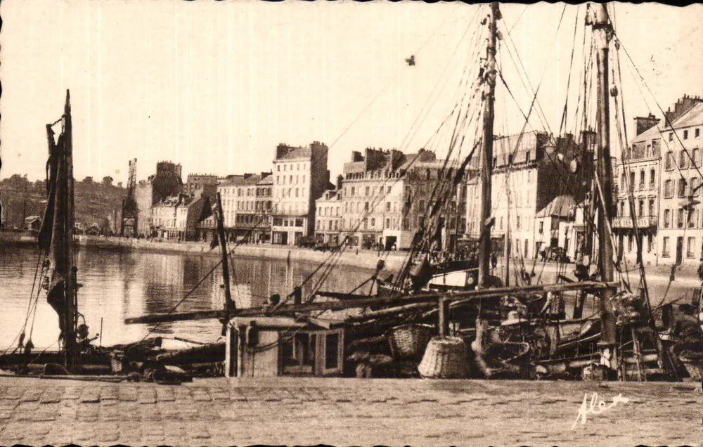 Cherbourg - O Antigo Portão e o cais de Caligny — Edições Alex Bequemin, n°415 - Frente