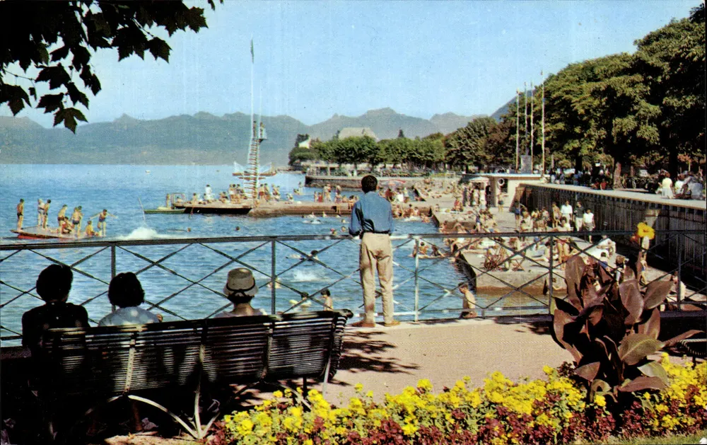Évian-les-Bains — A Praia Municipal, vista da promenade — Éditions Photographiques JANSOL, Fb. MABERY (Savoie) - Frente