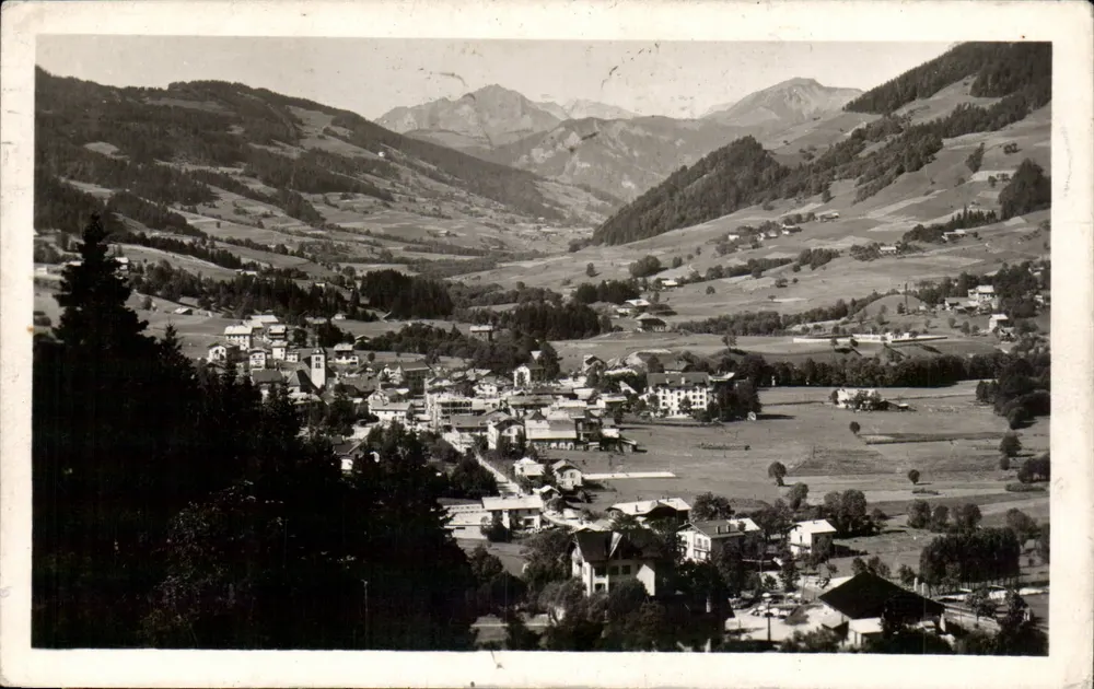 Mégeve (1113 m.) — Vista Geral e o Val d'Arly — L. Morand, fotógrafo (Haute-Savoie) - Frente