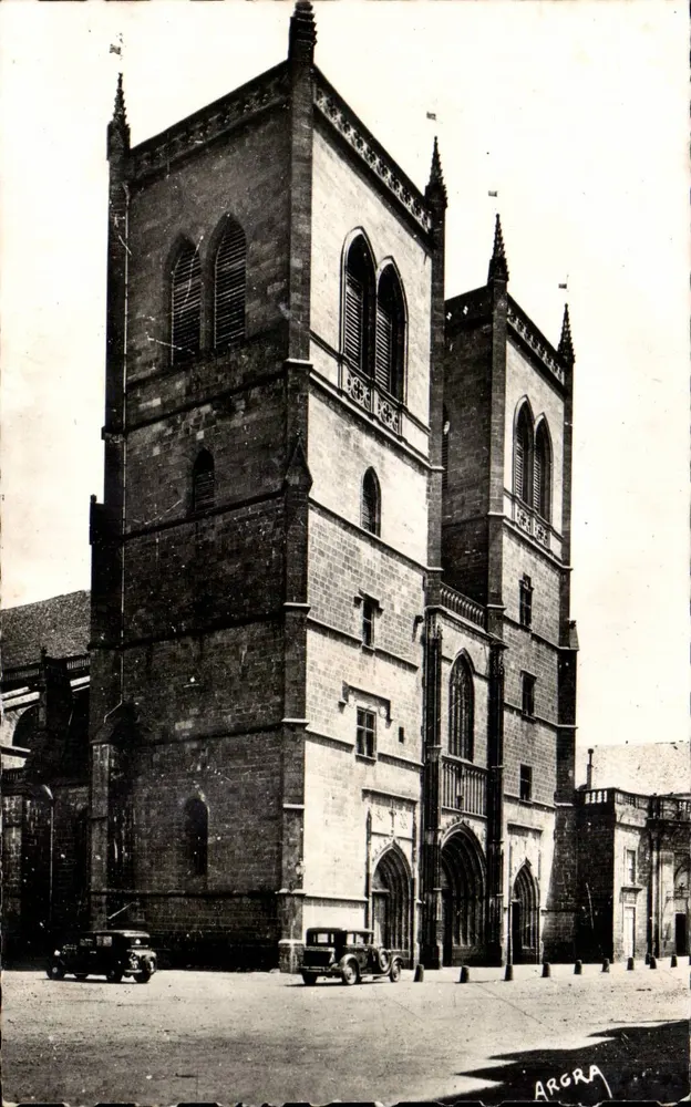 Saint-Flour (Cantal) — A Catedral (século XIV) — Les Éditions ARGRA, n° 106 - Frente