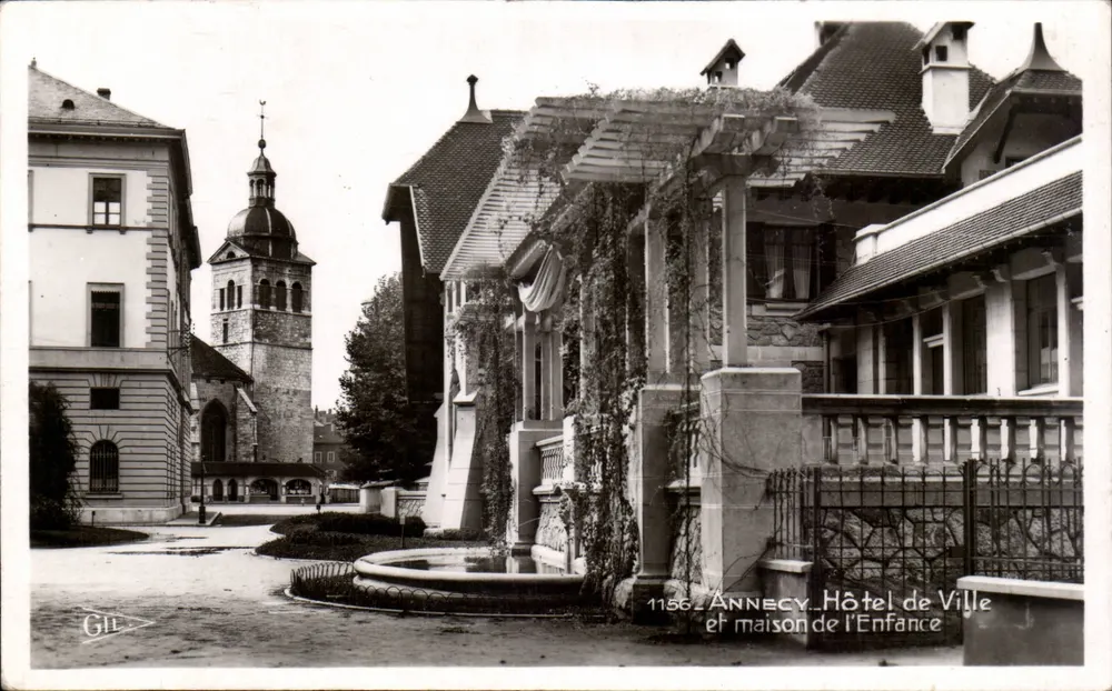 Annecy — Rathaus und Kinderhaus — Gil - Vorderseite
