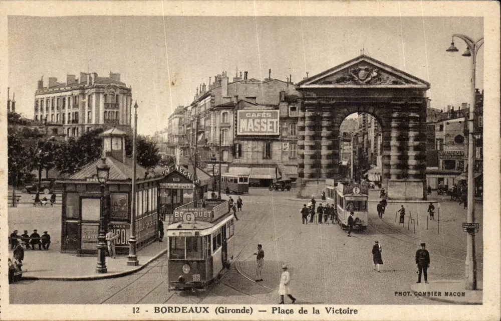 Bordeaux (Gironde) — Place de la Victoire — Fot. Combier Macon - Voorkant