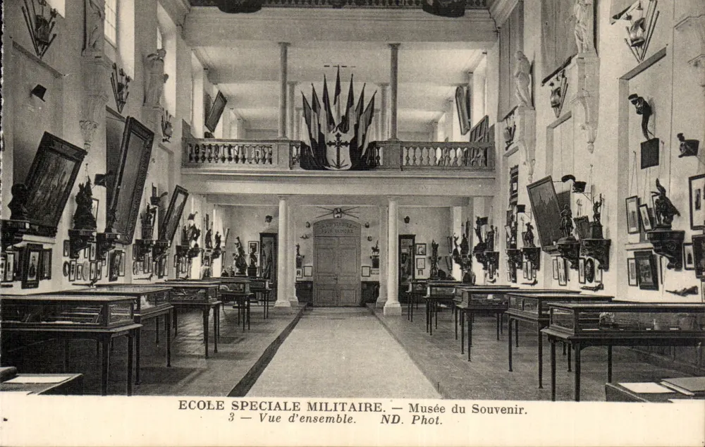 Spezielle Militärschule — Museum des Gedenkens — Übersicht — ND. Fot. - Vorderseite