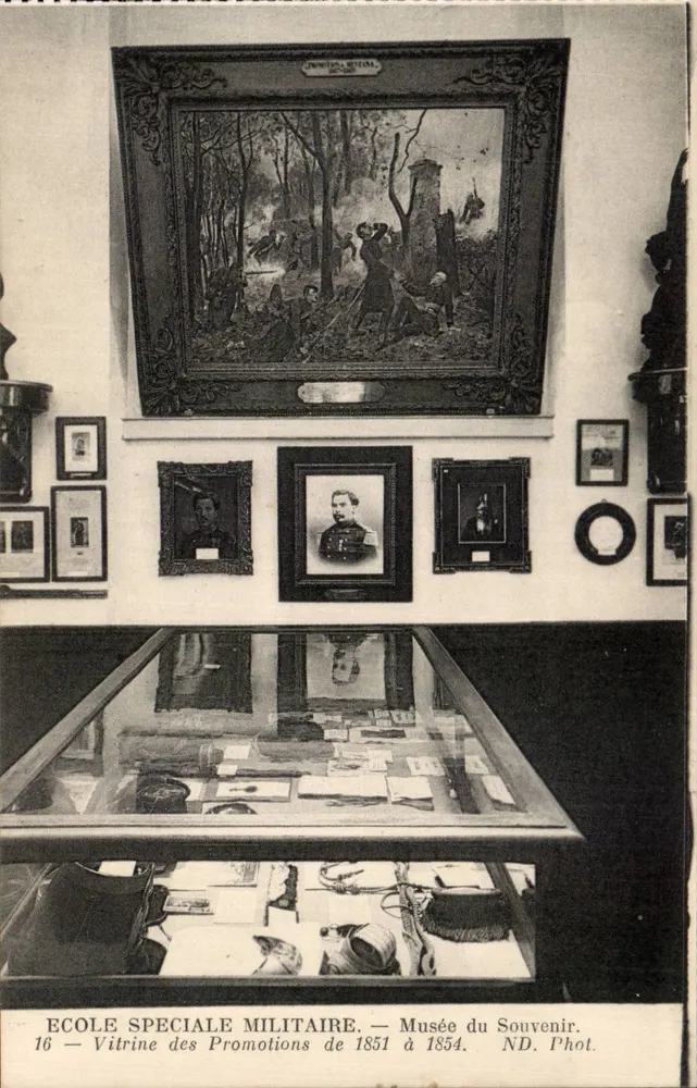 Spezielle Militärschule — Vitrine der Promotionen von 1851 bis 1854 — Museum des Erinnerns — ND. Phot. - Vorderseite