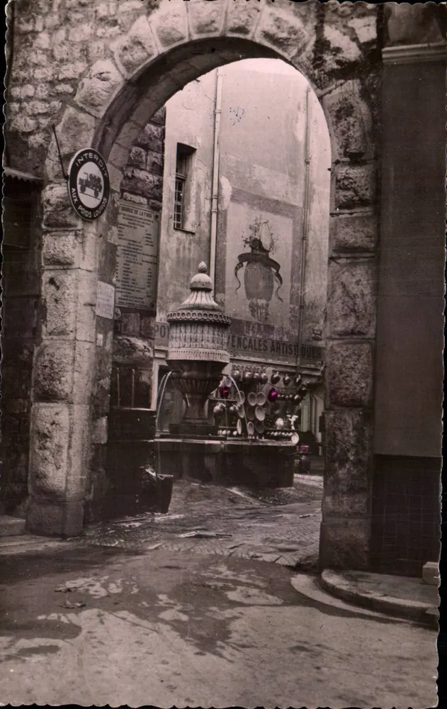 Fontaine do Peyra — Vence — Edições MALO - Frente
