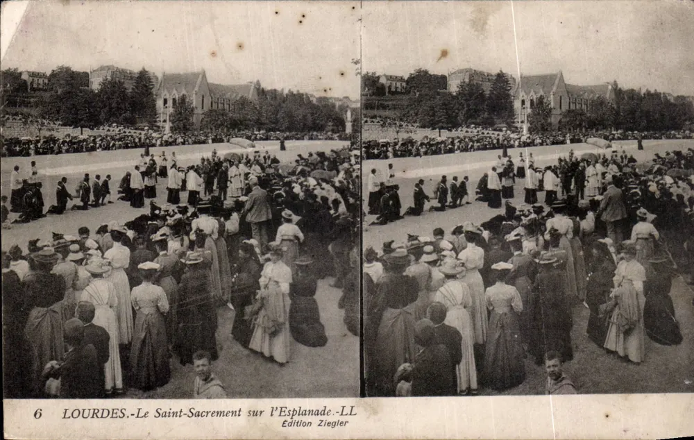 LOURDES.-Das Heilige Sakrament auf der Esplanade.-Edition Ziegler - Vorderseite