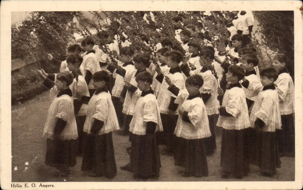 Kinder in Prozession — Nationaler Eucharistischer Kongress Angers 1933 — Hélio E. O. Angers - Vorderseite
