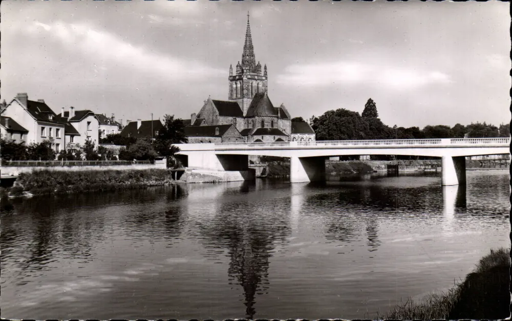 Avesnières (Mayenne) — Basílica de Avesnières e ponte sobre a Mayenne — Edições Gallois e Malmaison - Frente