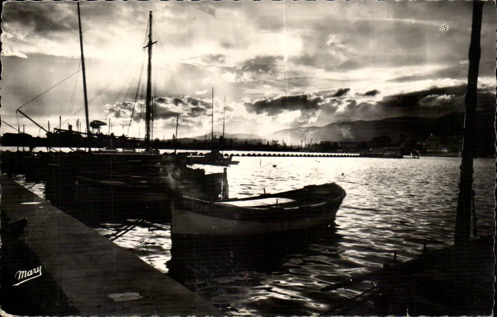 O Porto. Pôr do Sol. — Toulon — Edições MARY - Frente