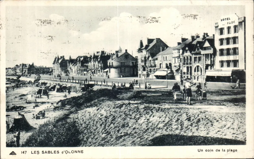 Les Sables d'Olonne — Um canto da praia — Bilhete postal moderno n°147, editor Bilhete postal moderno - Frente