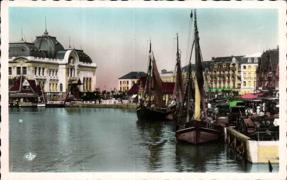 TROUVILLE - O Porto e o Casino — C.A.P. — n°943 - Frente