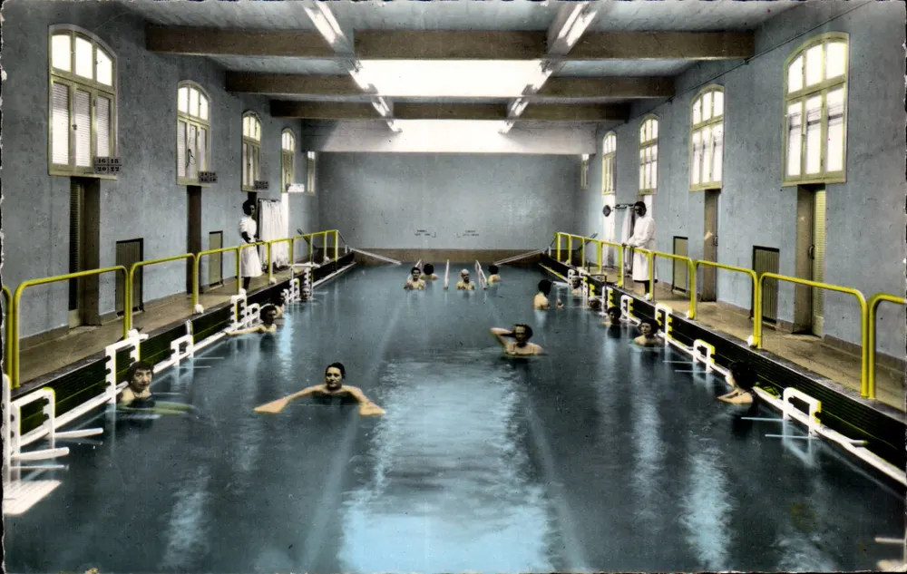 Piscina termal de reabilitação — Dax (Landes) — Foto ALBERT - DAX - Frente