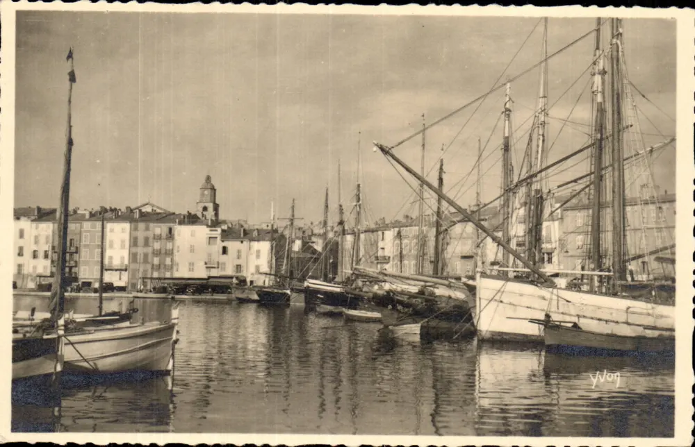 Porto de Saint-Tropez — vista dos barcos e do porto — Edição de Luxo, La Douce France - Frente