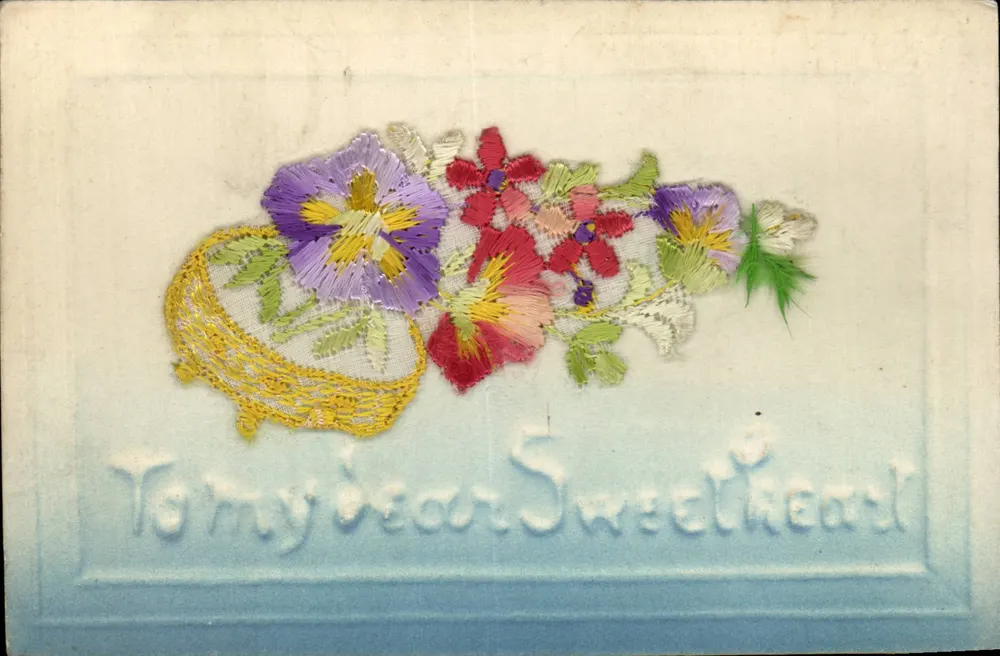 Blütenstrauß aus gestickten Blumen — Für meine liebe Sweetheart — antike Ansichtskarte - Vorderseite