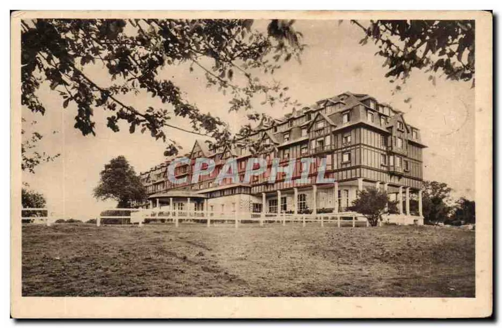 Hôtel New-Golf — Deauville, die Blühende Strände — E. Lecompte & G. Wybo, Architekten - Vorderseite