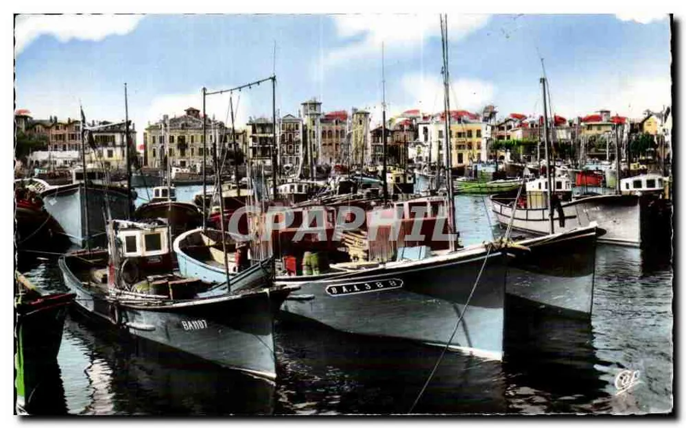 Saint-Jean-de-Luz — Der Hafen und Maison de l'Infante — Réal-Photo - Vorderseite