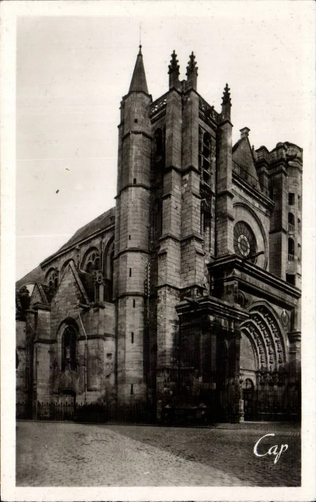 Montereau — De Kerk — uitgever Cap - Voorkant