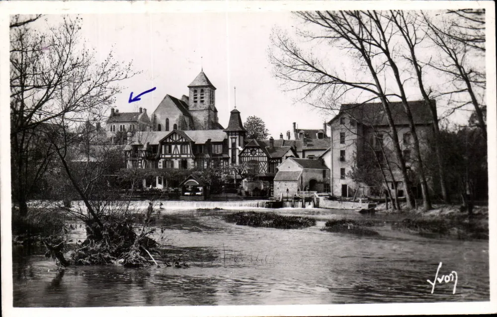 Castelo de Montigny-sur-Loing — vista do castelo e do moinho — Edição de Arte Mariei - Frente