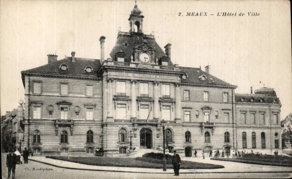 Meaux — O Hotel de Ville — Cl. Bundinière - Frente
