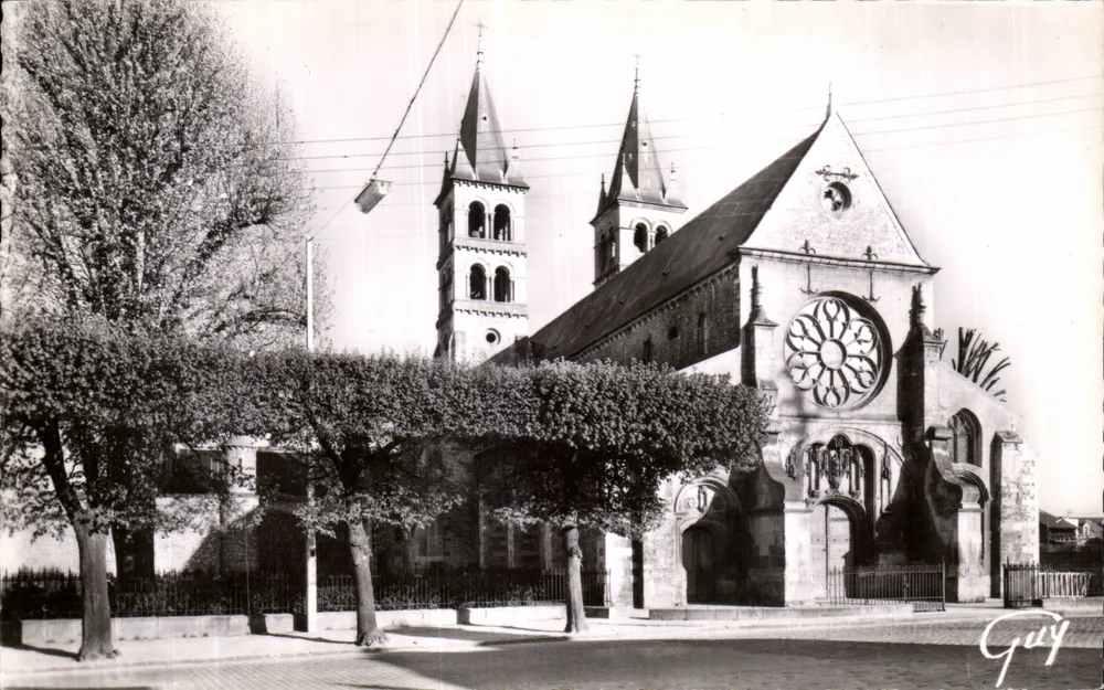 Melun — Kerk van Notre-Dame — Éditions d'Art GUY - Voorkant