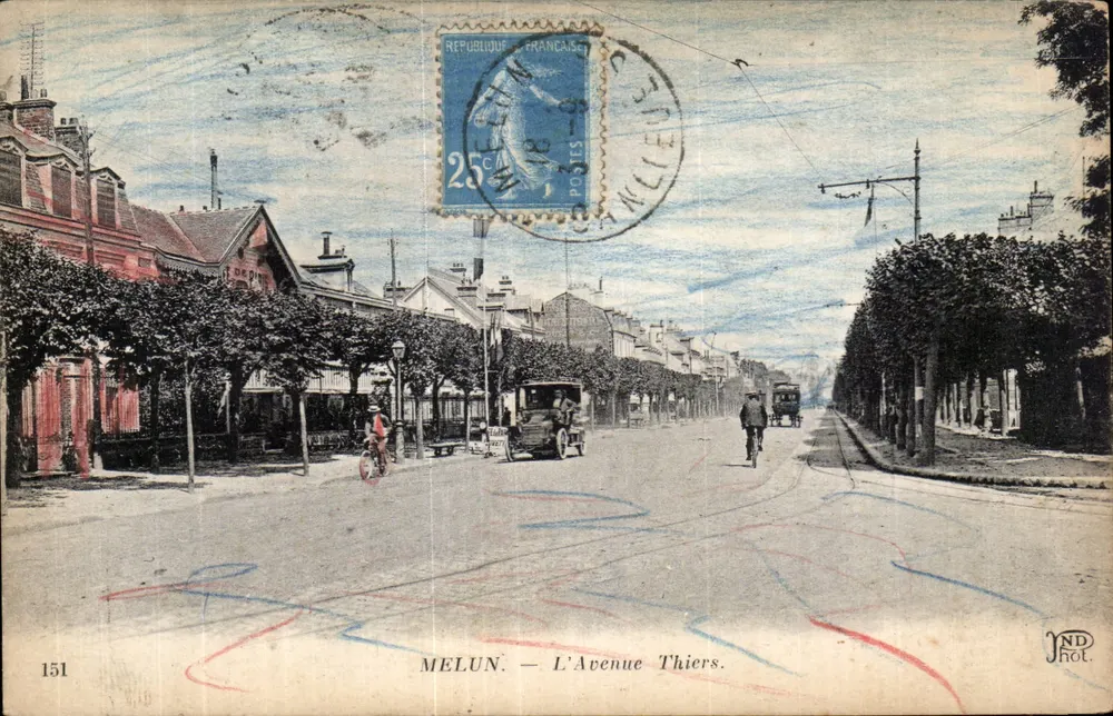 MELUN — L'Avenue Thiers — IND Phot. n°151 - Frente