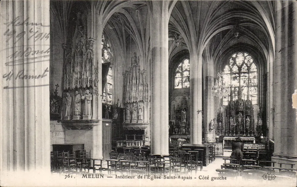 MELUN — Interior da Igreja de São Aspais — Lado esquerdo - Frente