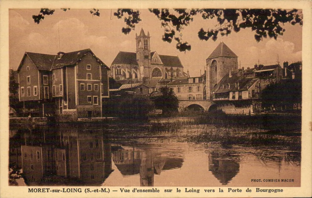 Moret-sur-Loing (S.-et-M.) — Übersicht über den Loing in Richtung Porte de Bourgogne — Fot. Combier Macon - Vorderseite