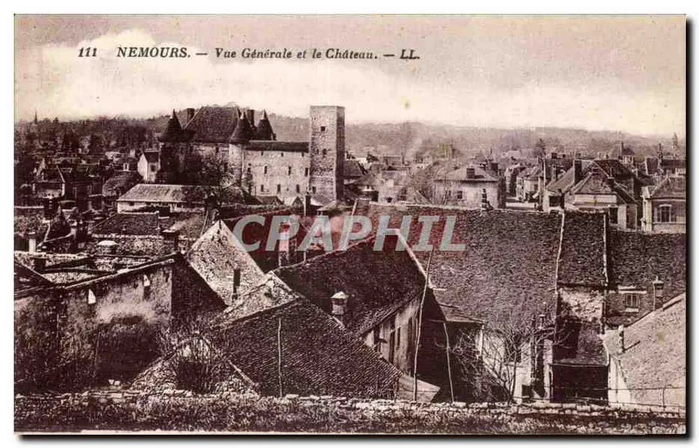 Nemours — Algemene Uitzicht en het Kasteel — LL. — N° 111 - Voorkant