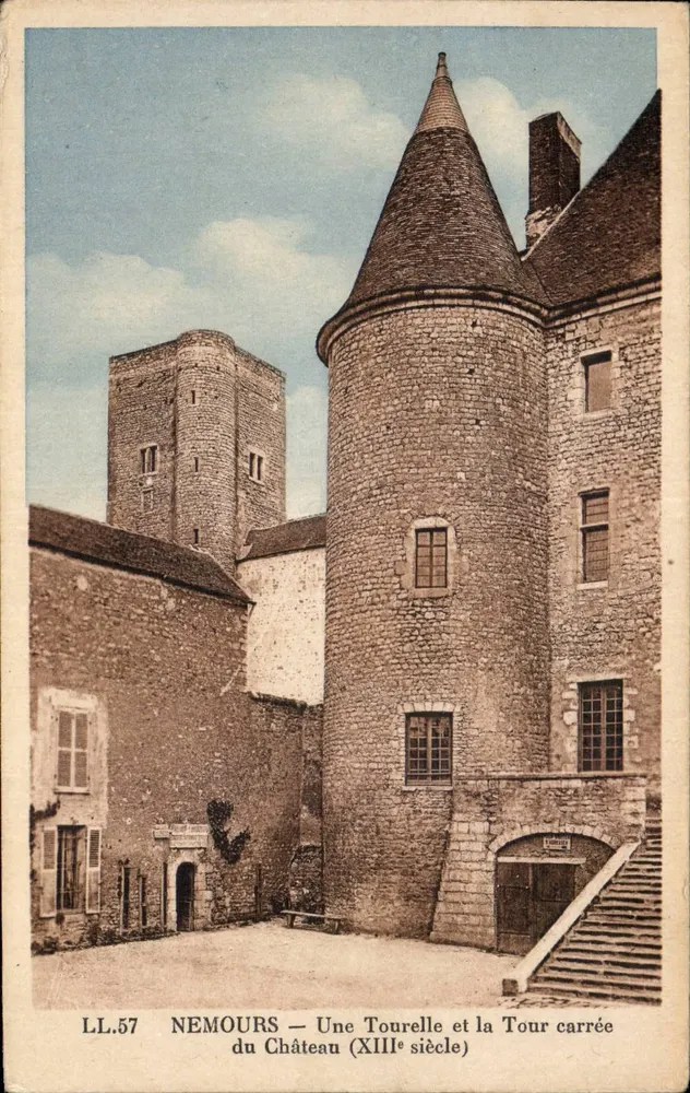 Nemours — Eine Turm und die Quadratur der Burg (13. Jahrhundert) — LL.57 - Vorderseite