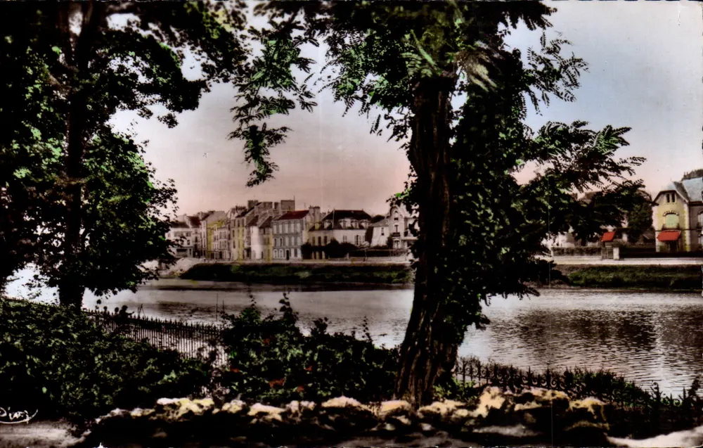 Lagny-Thorigny (S.-et-M.) — Uitzicht genomen van de Square — Fotografie Véritable - Voorkant