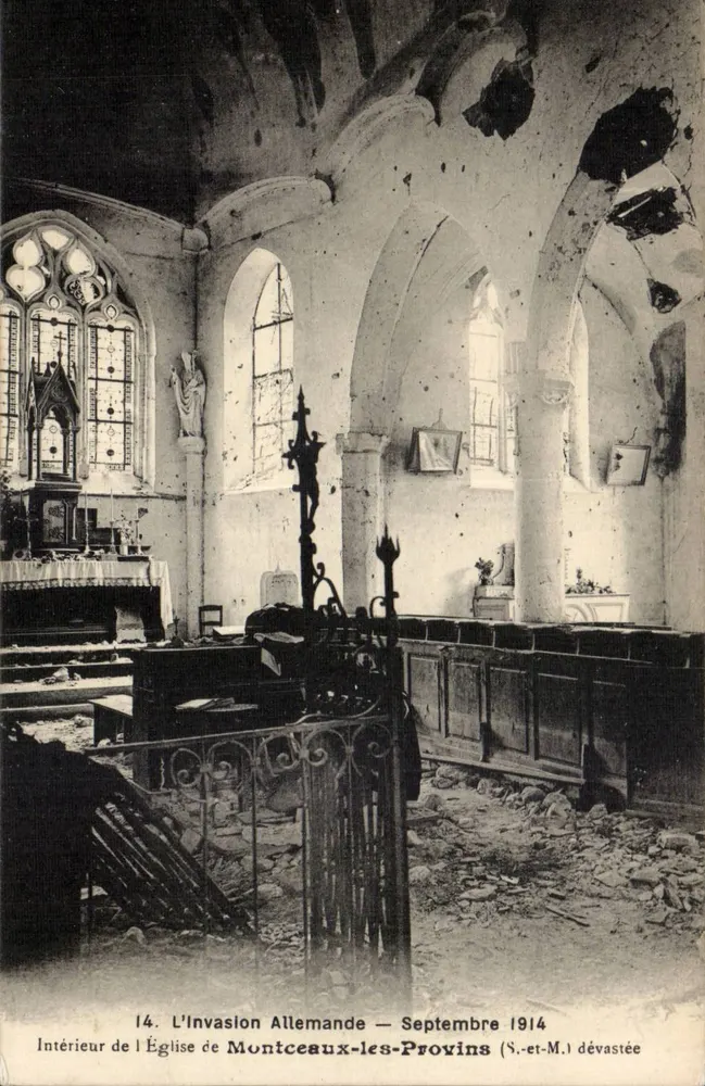 Wnętrze Kościoła w Montceaux-les-Provins — Inwazja Niemiecka — Wrzesień 1914 — S.-et-M. zniszczona - Awers