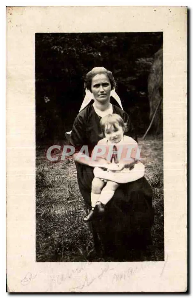 Frau mit Kind — Garten-Szene - Vorderseite