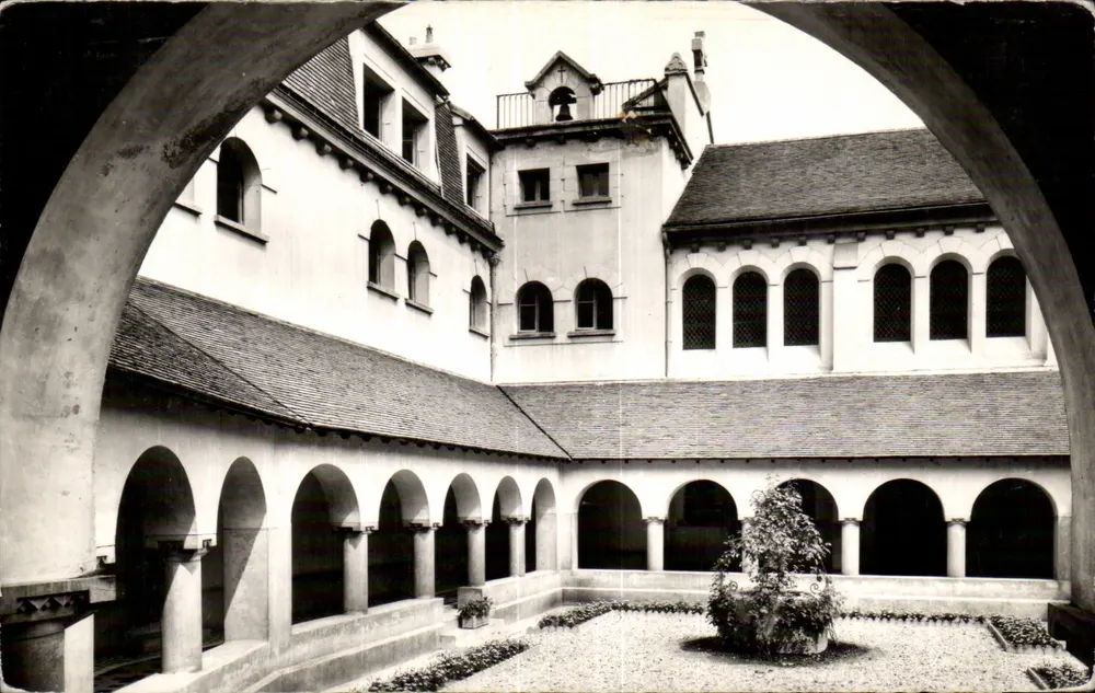 Amillis (S.-et-M.) — A Casa de Repouso - O Claustro — Coleção das Dominicanas - Frente