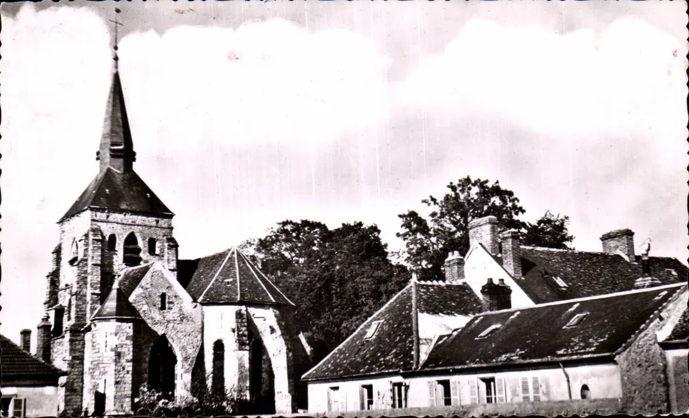 Jouy-sur-Morin — La Iglesia — Cliché J. Guy Phil - Anverso