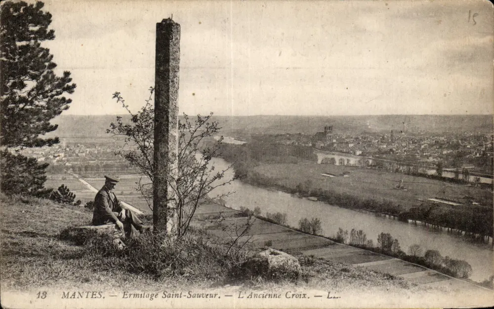 Mantes - Ermitério Santo Salvador - A Antiga Cruz — LL. - Frente
