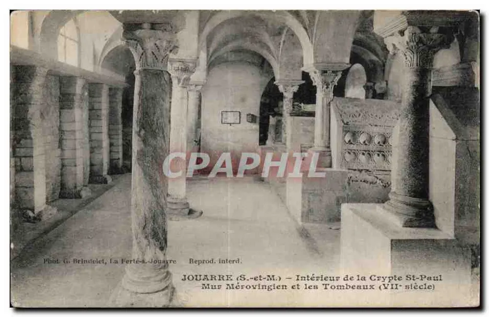 Jouarre (S.-et-M.) — Innenansicht der Kirchenschiff-Krypta St-Paul und der Grabstätten (7. Jahrhundert) — Fotografie von G. Brindelet, La Ferté-Jouarre - Vorderseite