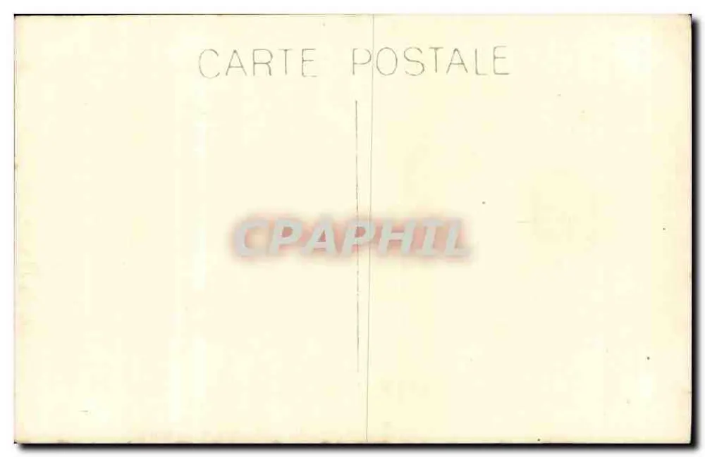Mulher em vestido escuro perto de uma janela — interior — Carte postale - Verso