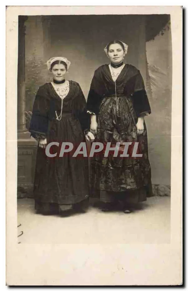 Duas mulheres em trajes tradicionais — Sujeto fotográfico — Editor: G. Supporthot, Bouglugat (C'*) - Frente